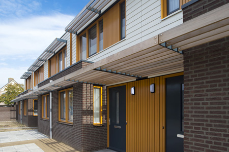 zeven patiowoningen met ommuurde tuin, elshout, wonen residential | architektenburo groenesteijn architects