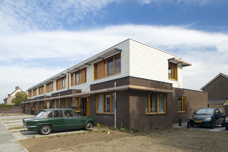 zeven patiowoningen met ommuurde tuin, elshout, wonen residential | architektenburo groenesteijn architects